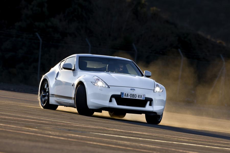  Nissan 370Z GT Edition 2011 года  (фото 23 из 36)